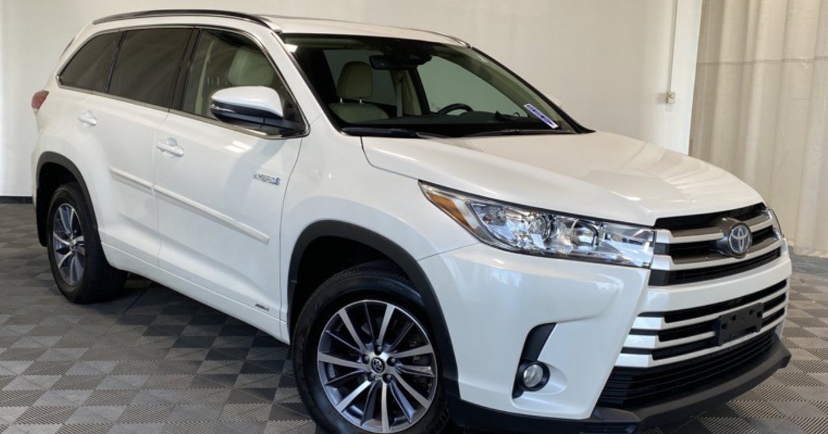 Toyota Highlander, white