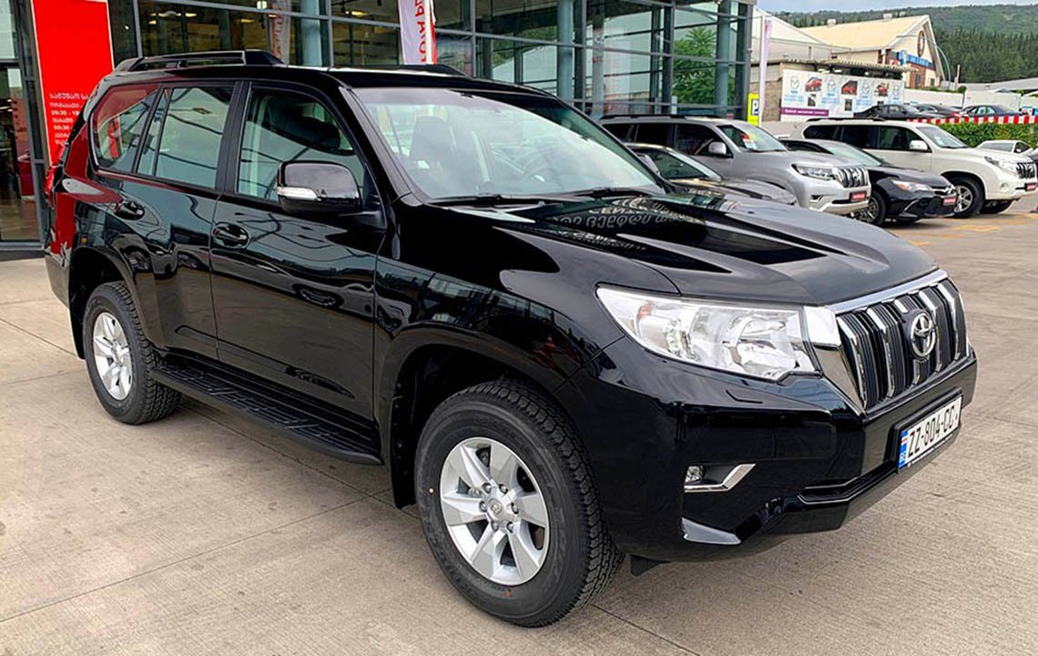 Toyota Land Cruiser Prado studio shot